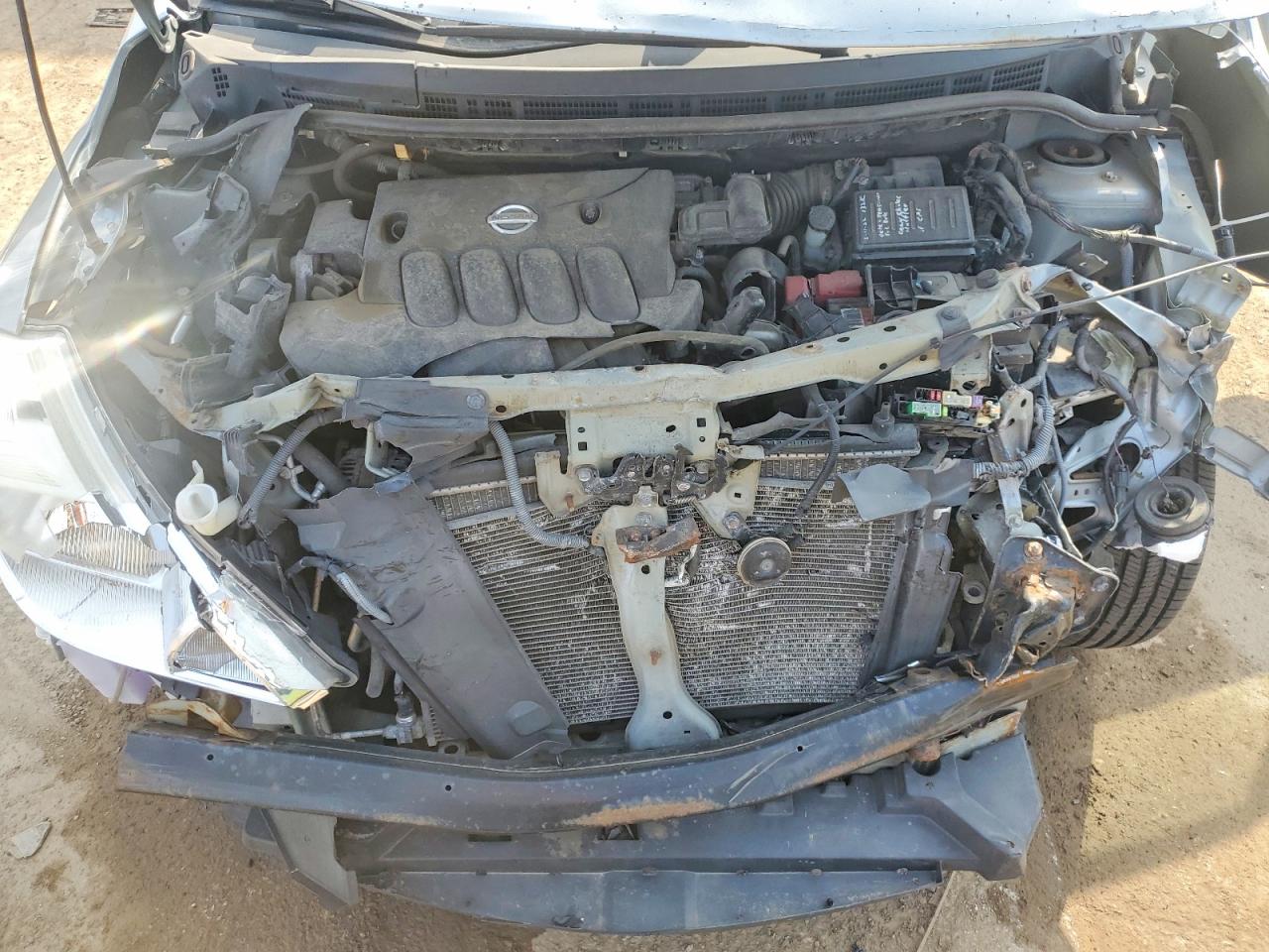 NISSAN VERSA 2010 — 12