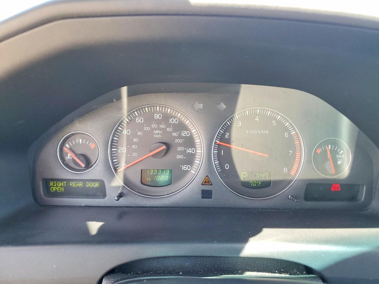 VOLVO XC70 2006 — 10