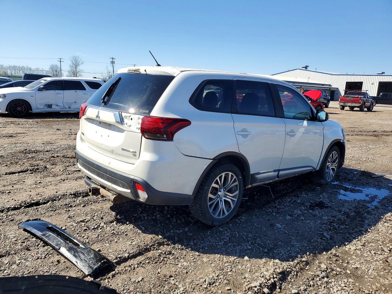 MITSUBISHI OUTLANDER 2016 — 4