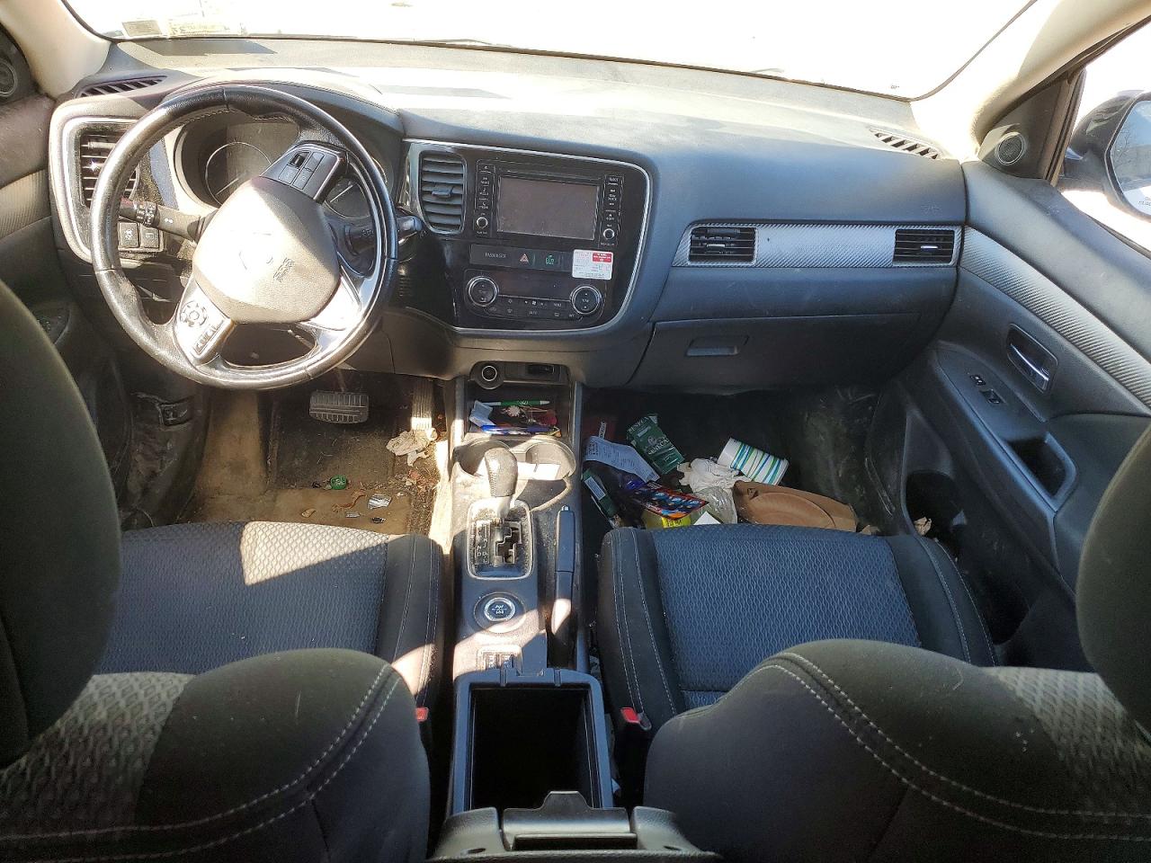 MITSUBISHI OUTLANDER 2016 — 9