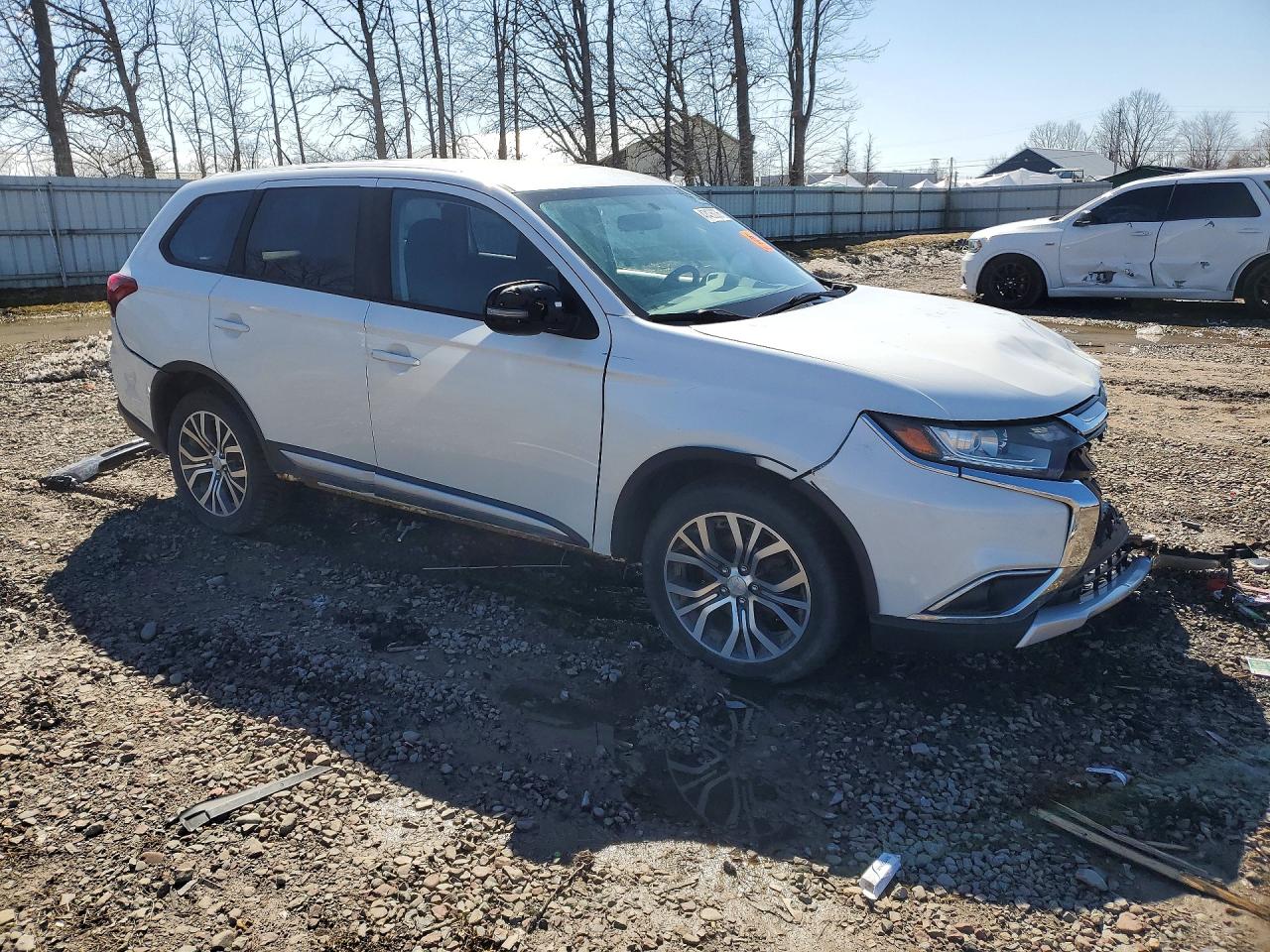 MITSUBISHI OUTLANDER 2016 — 5