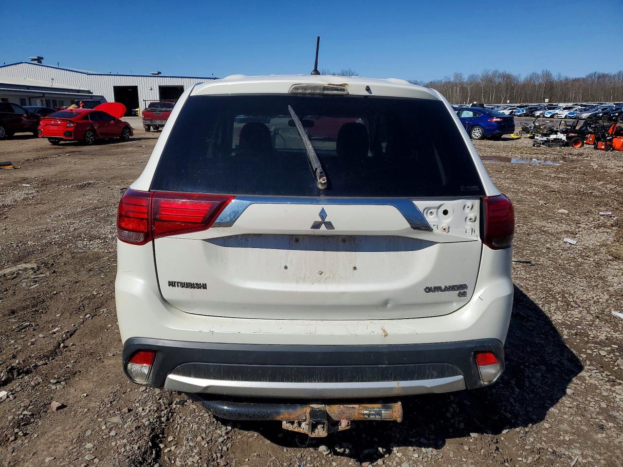 MITSUBISHI OUTLANDER 2016 — 7
