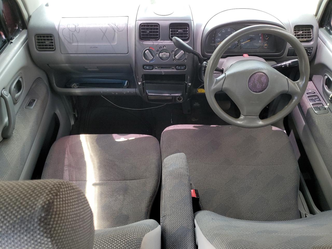 SUZUKI UK 1999 — 9