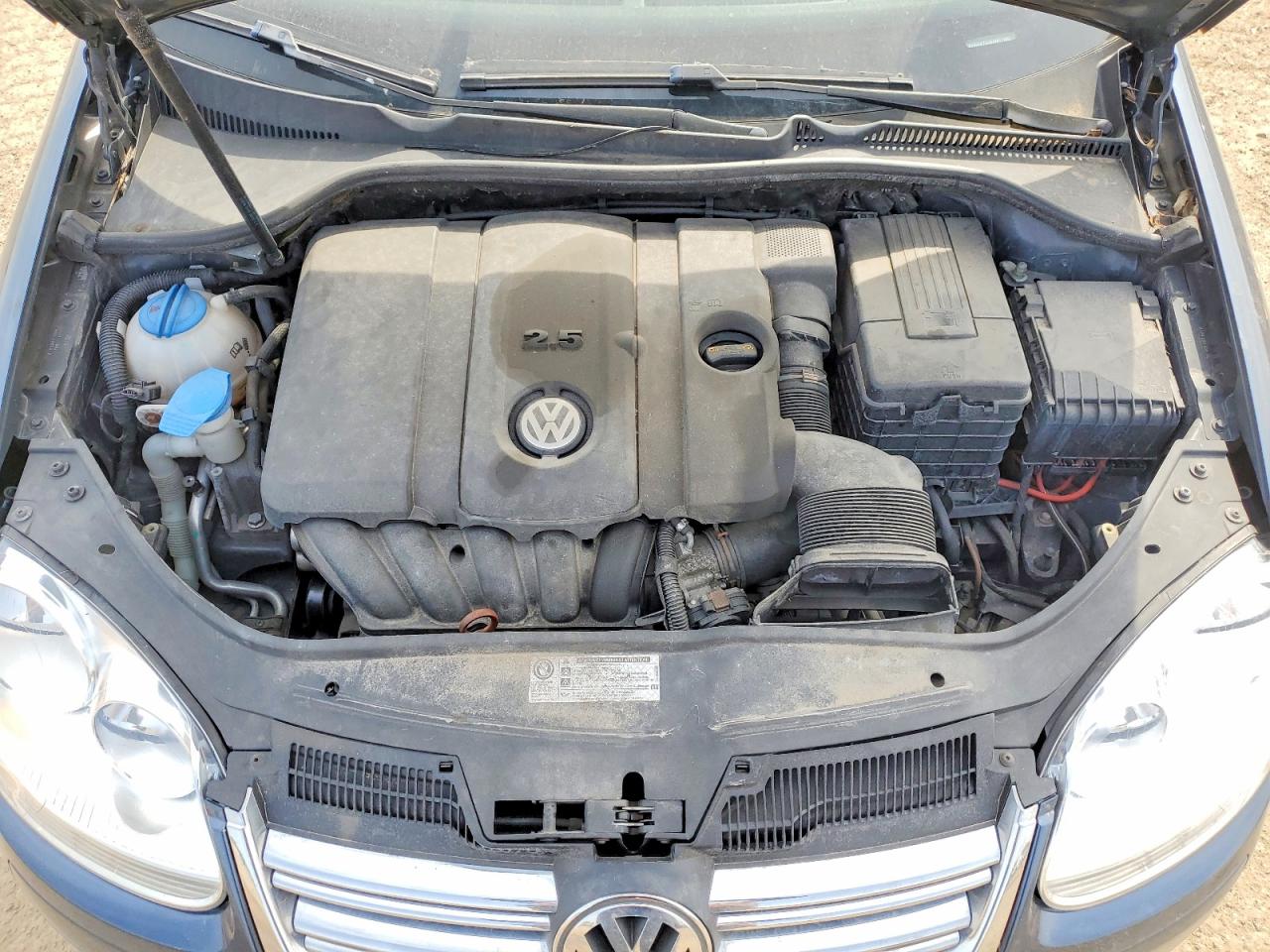 VOLKSWAGEN JETTA 2010 — 12