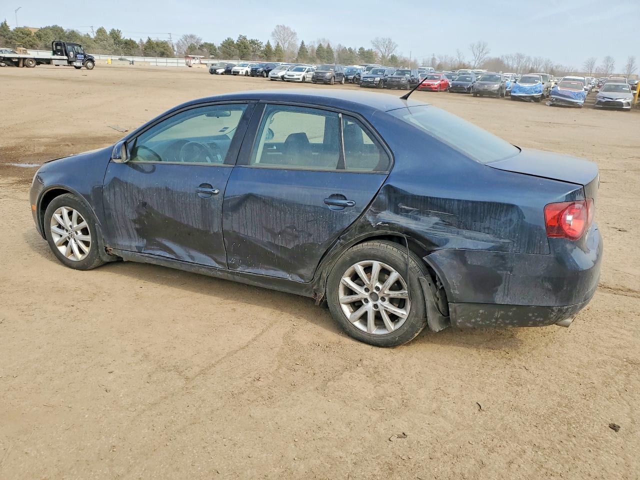 VOLKSWAGEN JETTA 2010 — 3