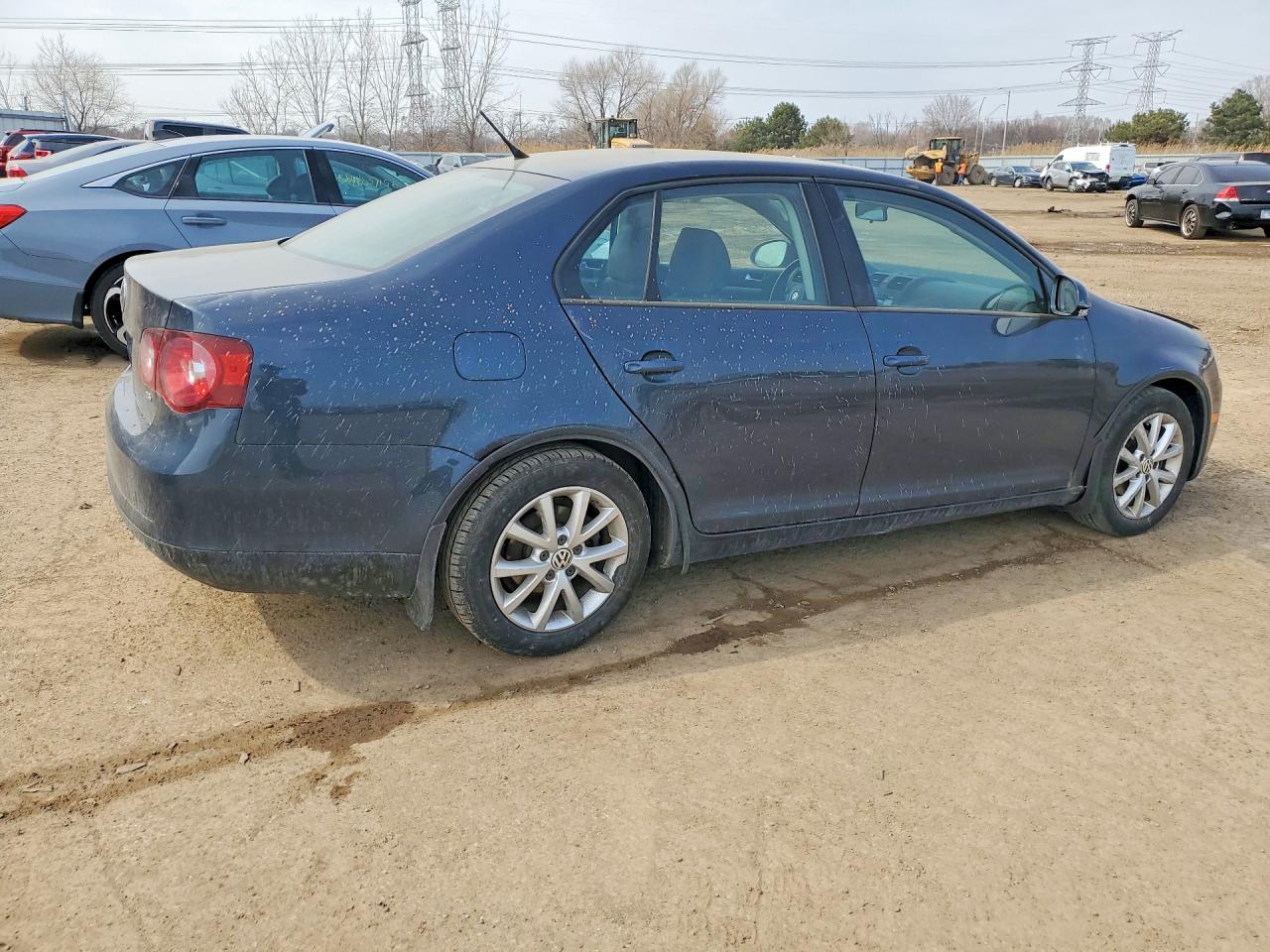VOLKSWAGEN JETTA 2010 — 4