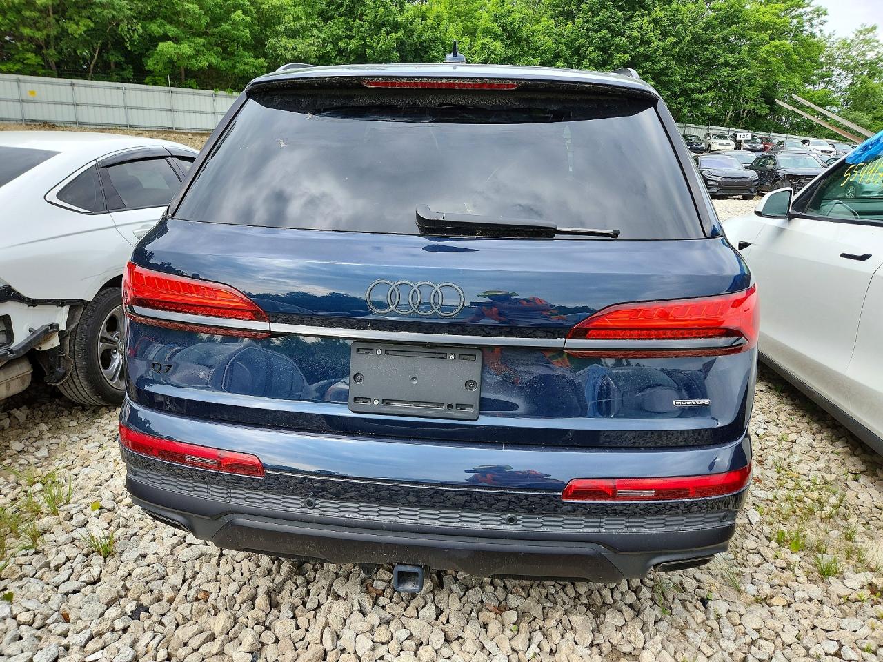 AUDI Q7 2025 — 7