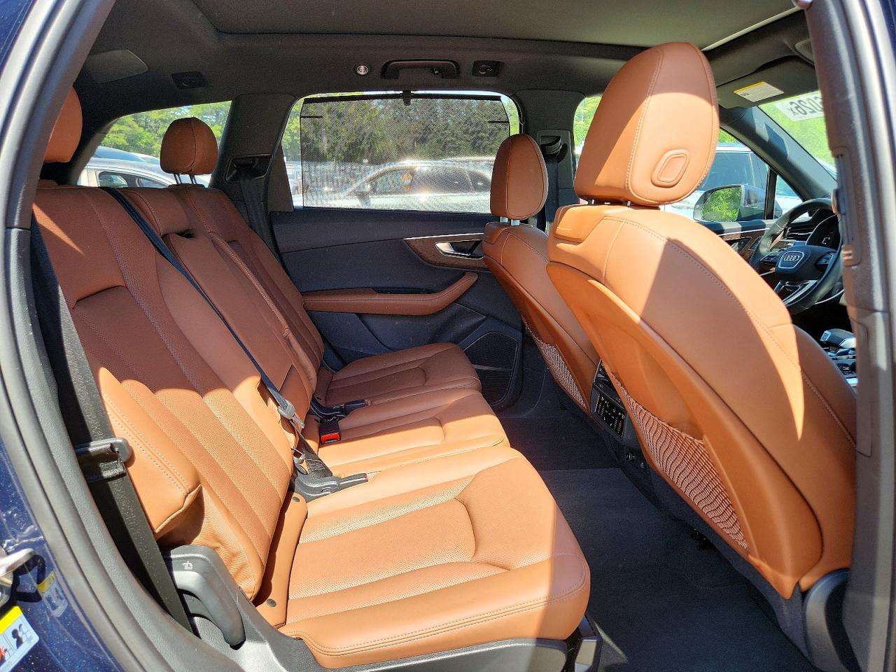 AUDI Q7 2025 — 12