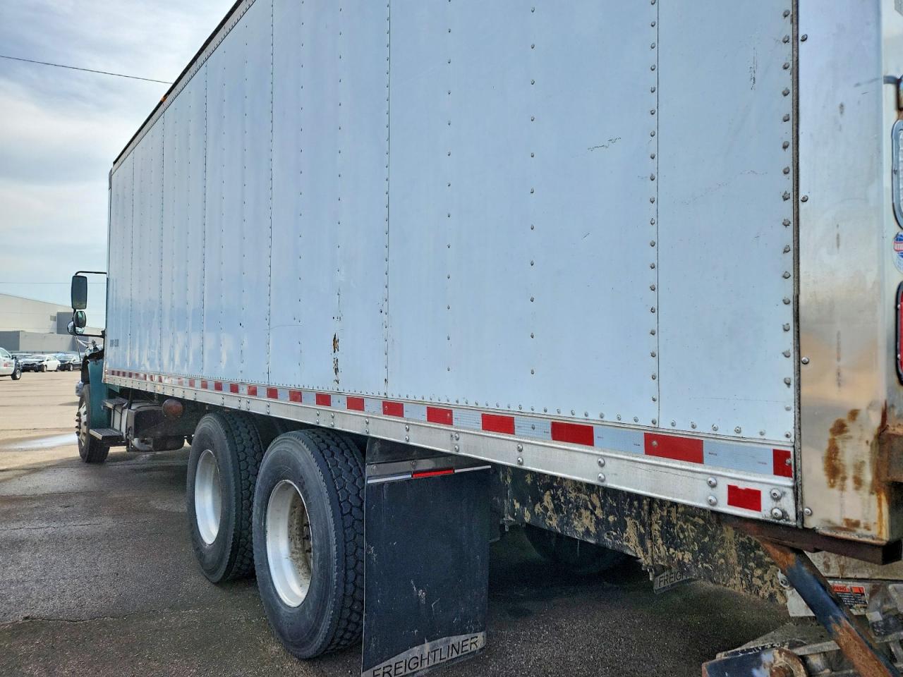 FREIGHTLINER M2 2010 — 4
