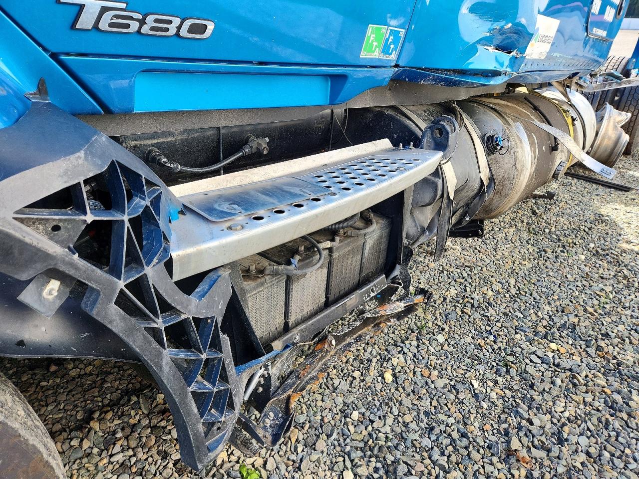 KENWORTH CONSTRUCTION 2020 — 10