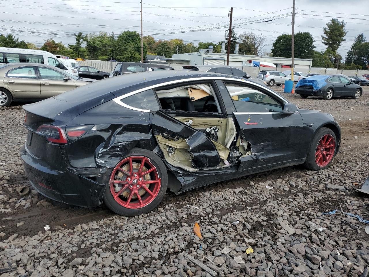 TESLA MODEL 3 2019 — 4