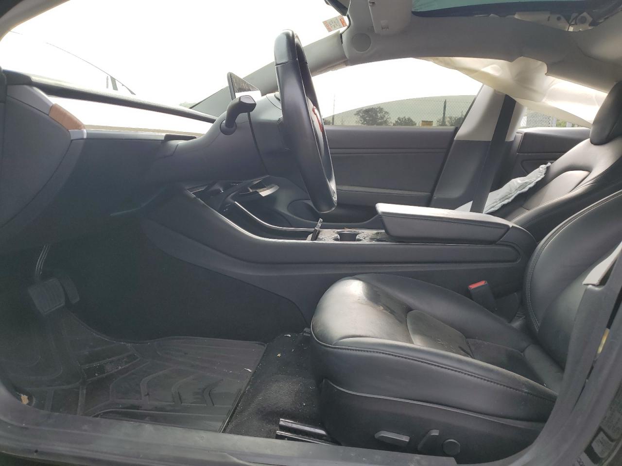 TESLA MODEL 3 2019 — 8