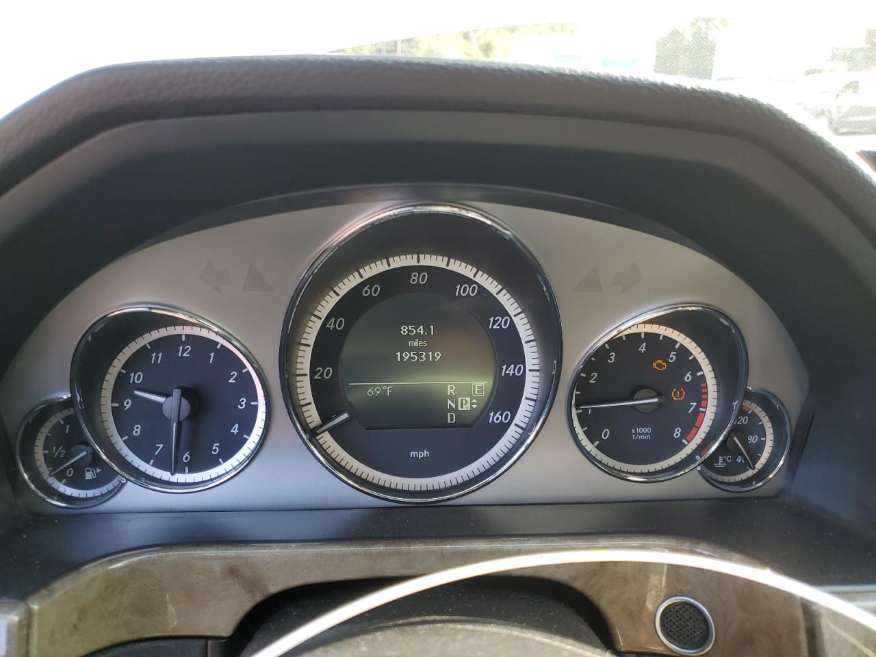 MERCEDES-BENZ E 2011 — 10