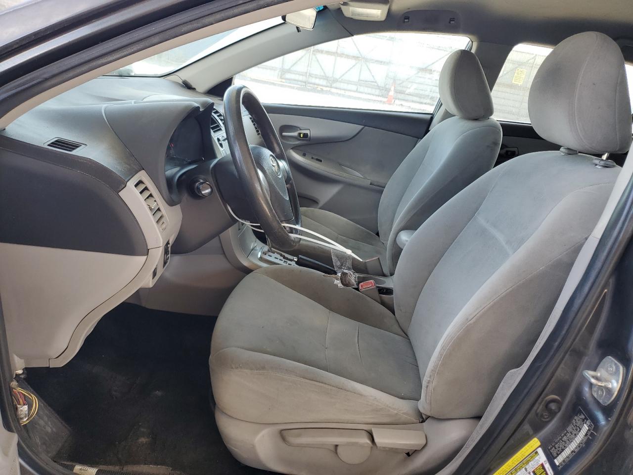 TOYOTA COROLLA 2011 — 8