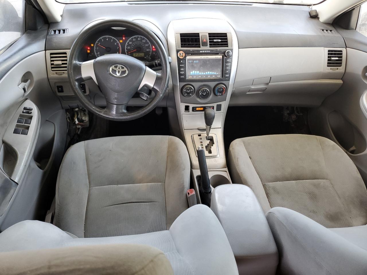 TOYOTA COROLLA 2011 — 9