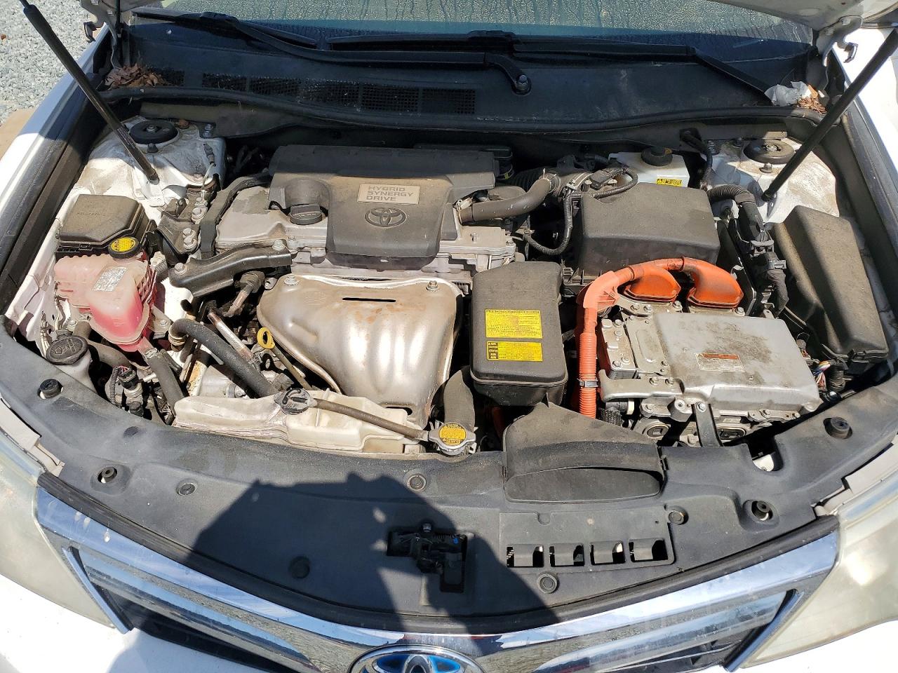 TOYOTA CAMRY HYBRID 2014 — 12