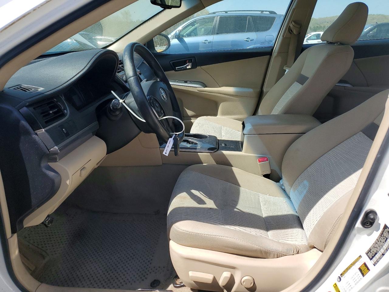 TOYOTA CAMRY HYBRID 2014 — 8