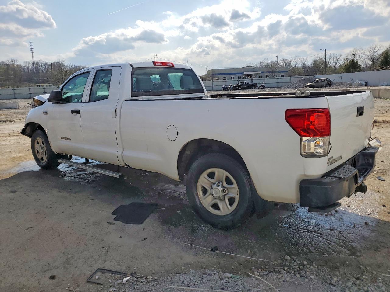 TOYOTA TUNDRA 2012 — 3