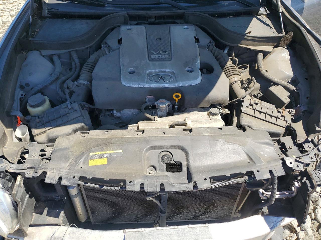 INFINITI Q40 2015 — 12