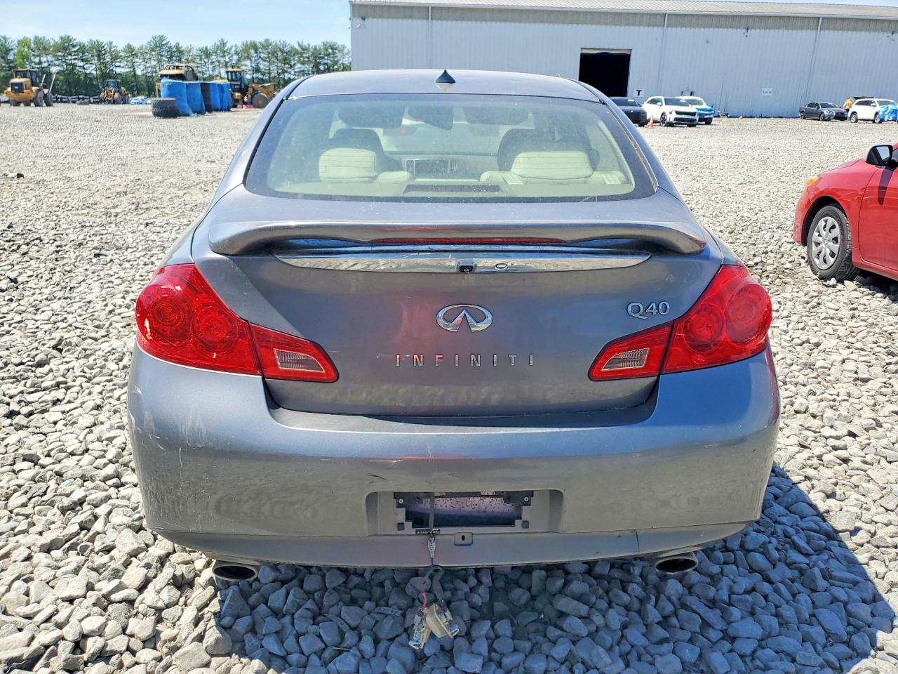 INFINITI Q40 2015 — 7