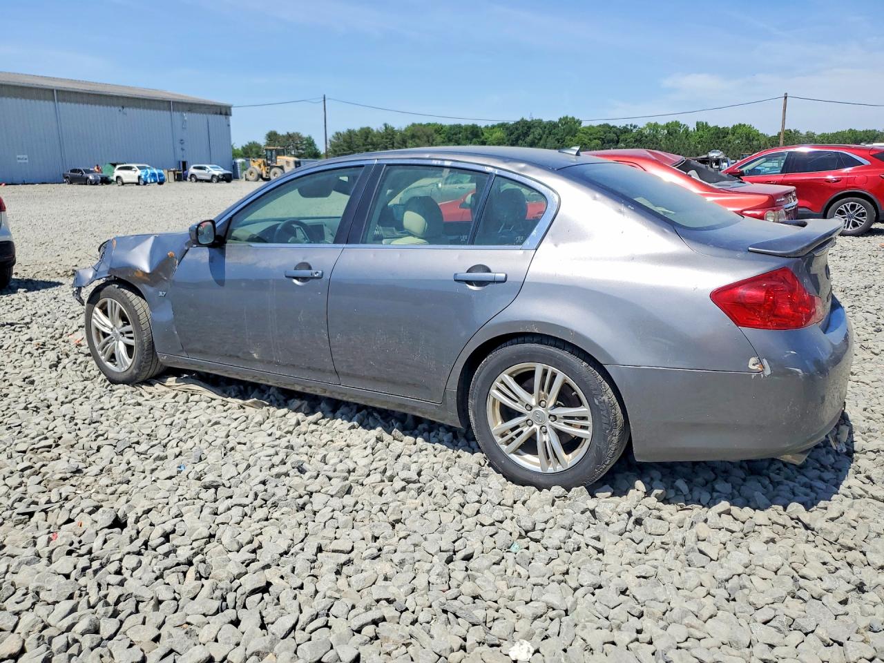 INFINITI Q40 2015 — 3
