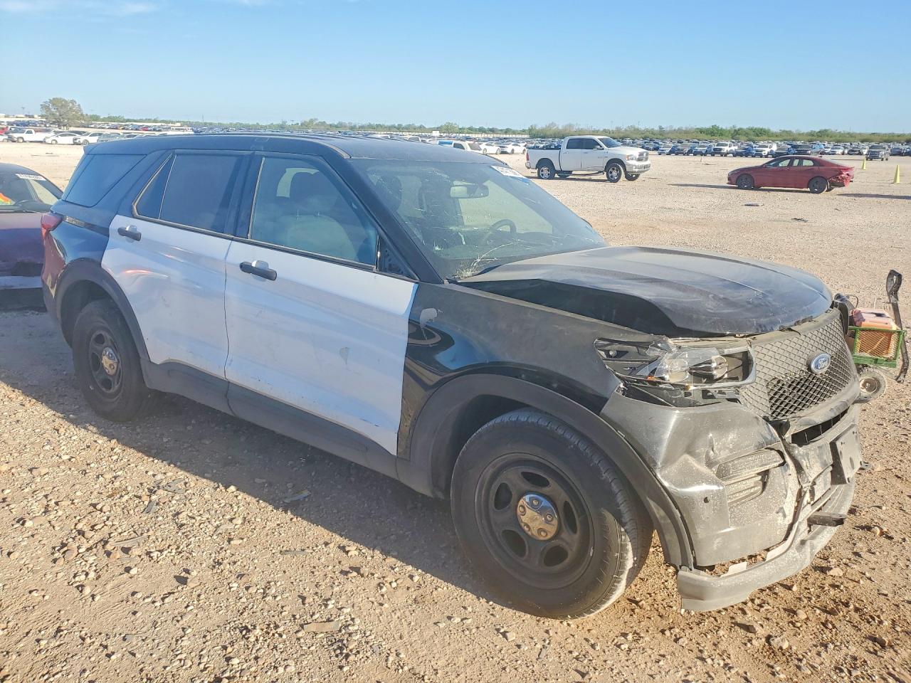 FORD EXPLORER 2024 — 5