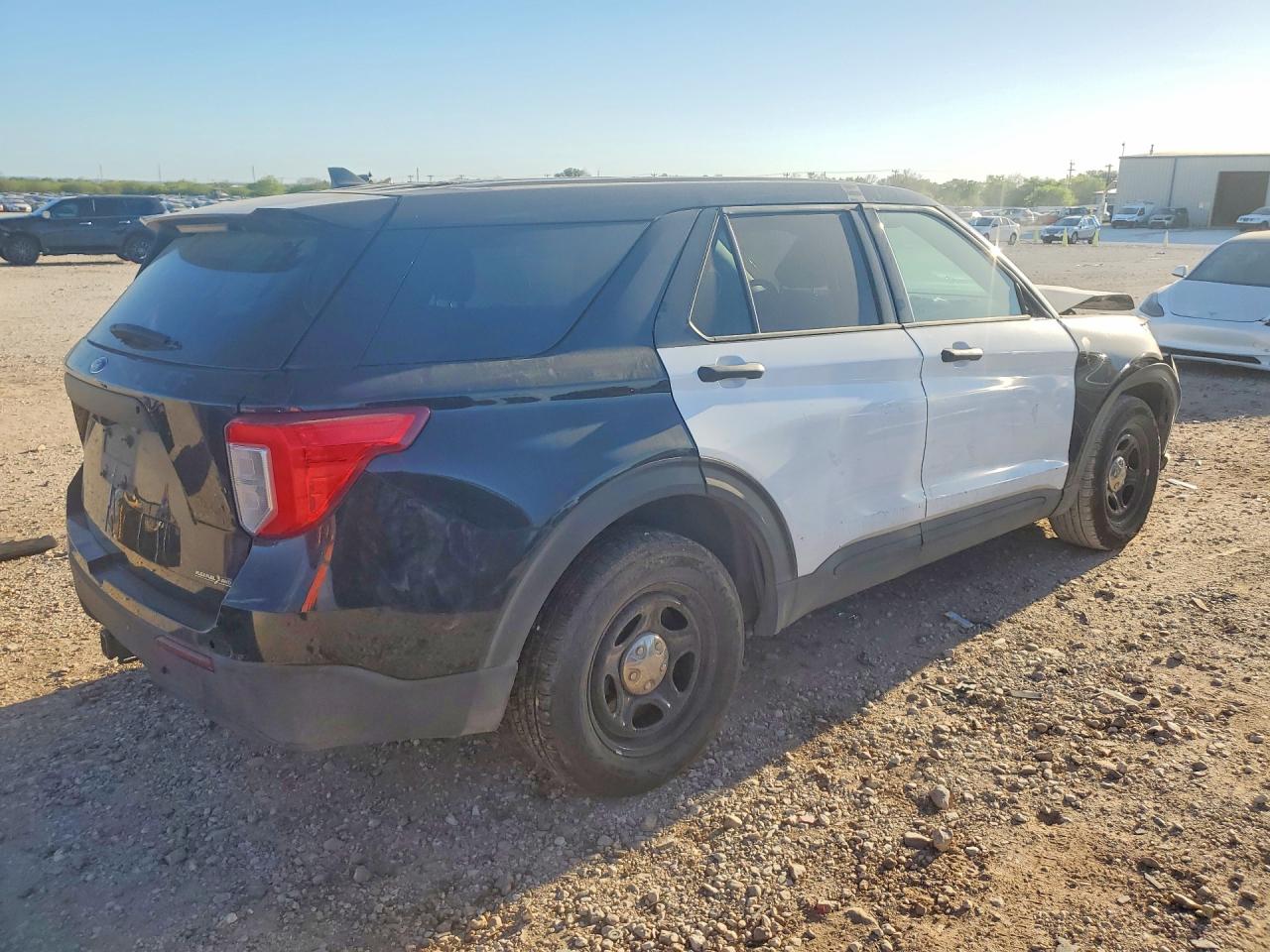 FORD EXPLORER 2024 — 4