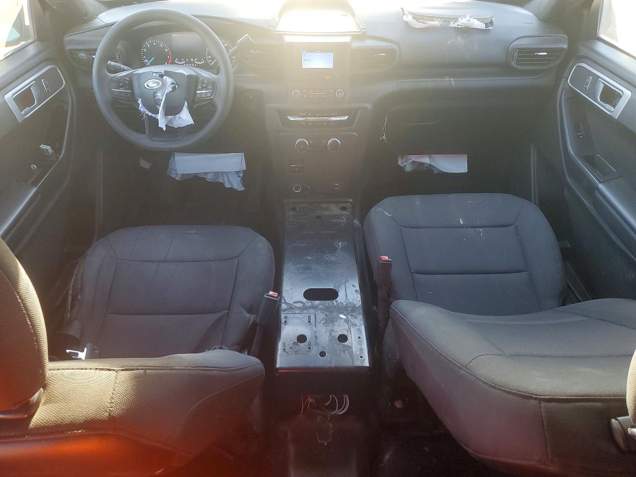 FORD EXPLORER 2024 — 9