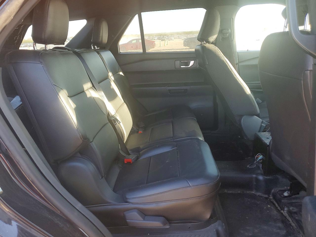FORD EXPLORER 2024 — 12