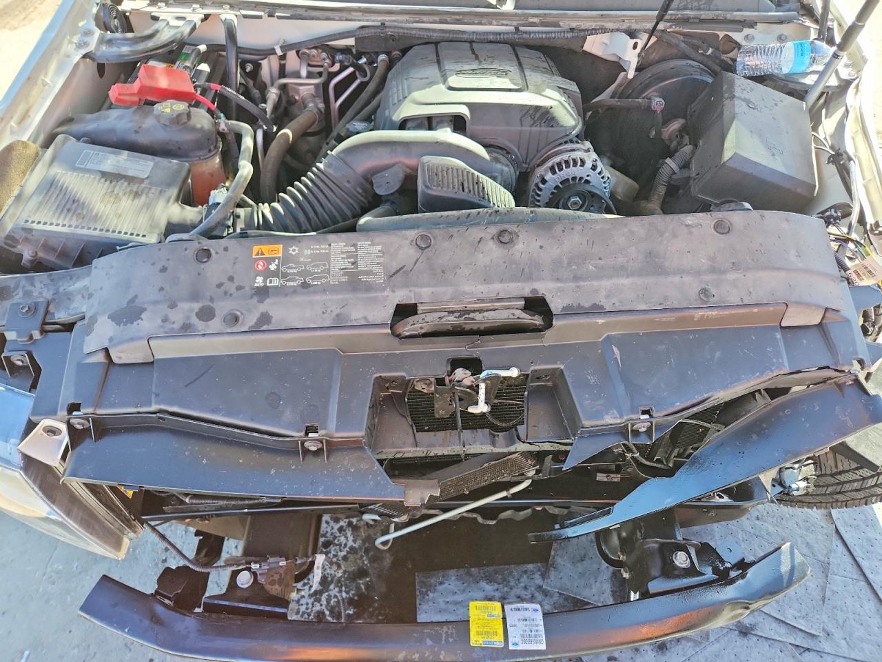 CHEVROLET SUBURBAN 2011 — 13