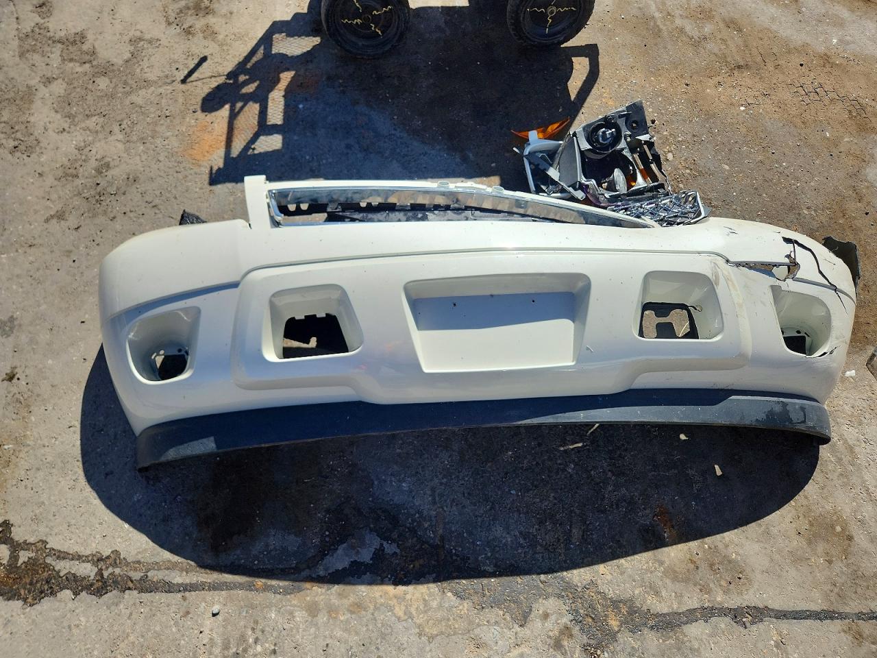 CHEVROLET SUBURBAN 2011 — 14