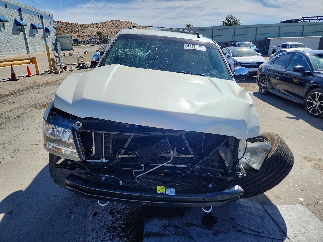 CHEVROLET SUBURBAN 2011 — 6