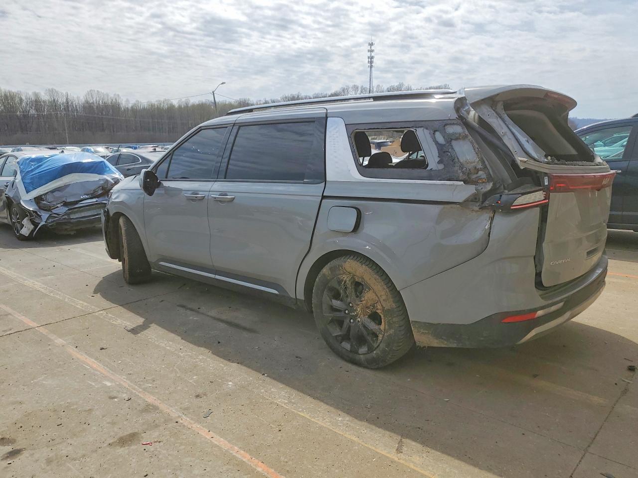 KIA CARNIVAL 2024 — 3