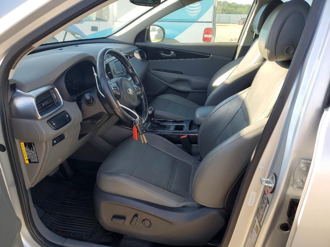 KIA SORENTO 2016 — 8