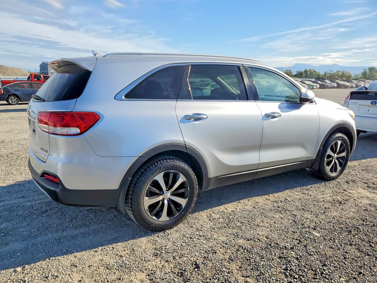 KIA SORENTO 2016 — 4