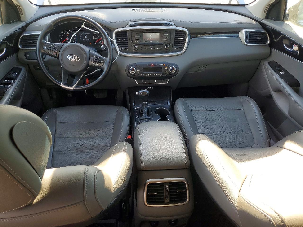 KIA SORENTO 2016 — 9