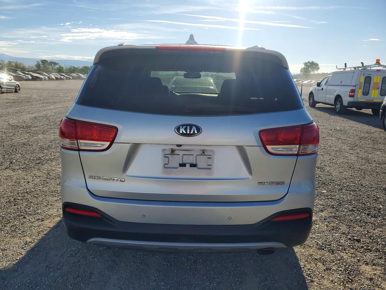 KIA SORENTO 2016 — 7