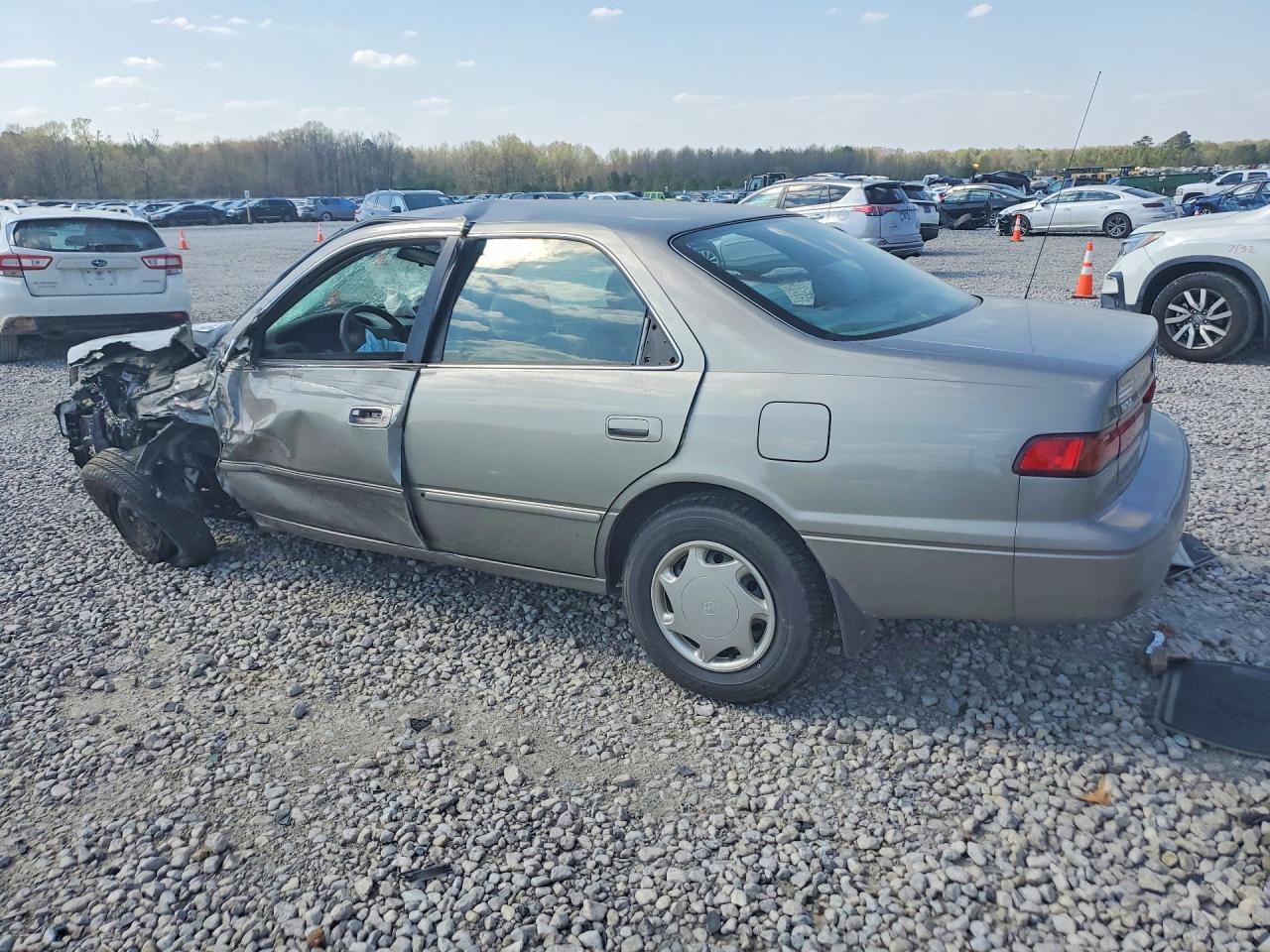 TOYOTA CAMRY 1998 — 3