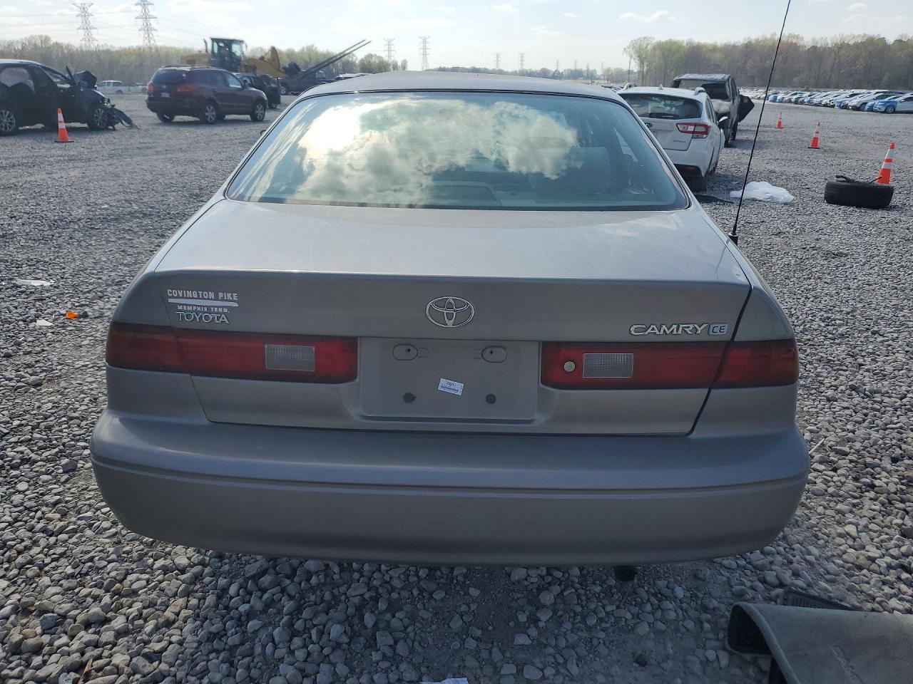 TOYOTA CAMRY 1998 — 7