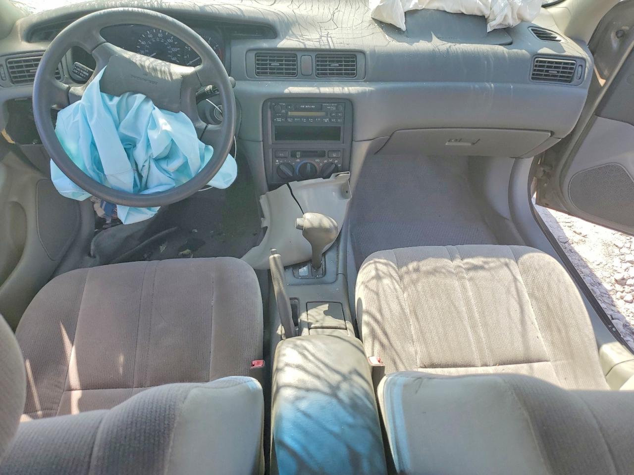 TOYOTA CAMRY 1998 — 9