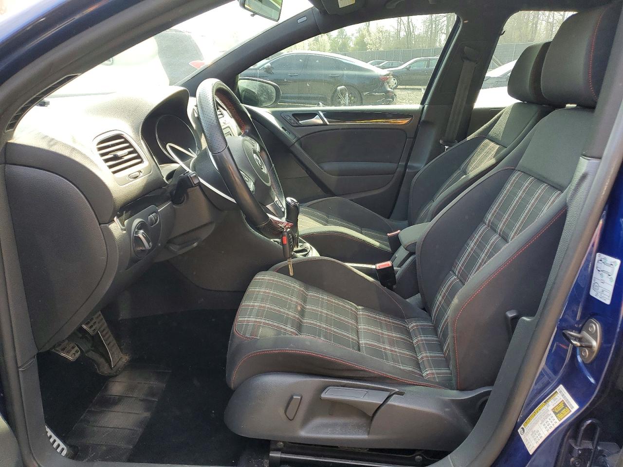 VOLKSWAGEN GTI 2011 — 8