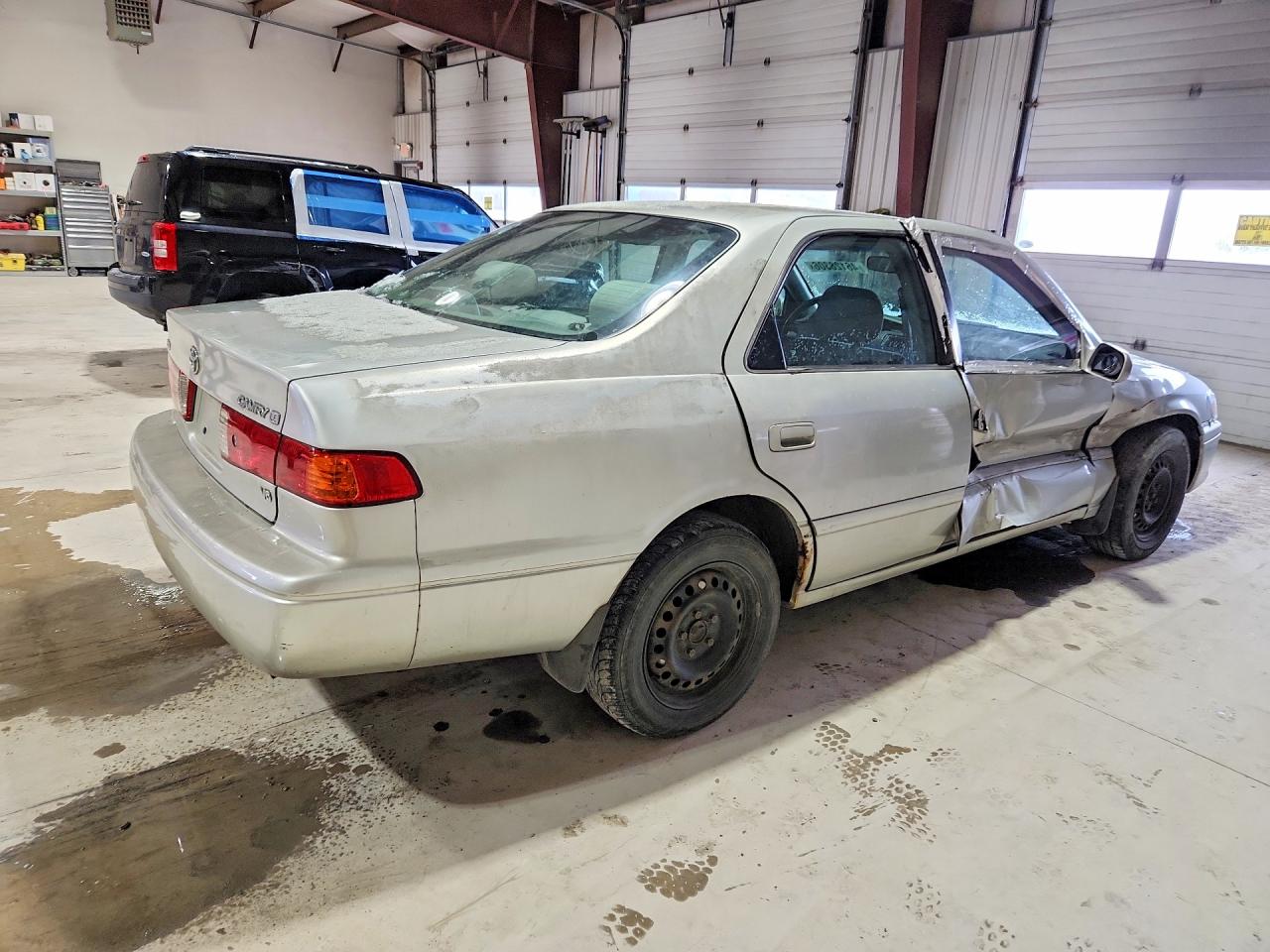TOYOTA CAMRY 2000 — 4
