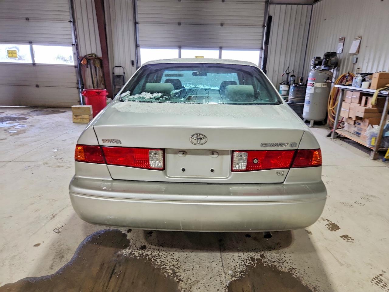 TOYOTA CAMRY 2000 — 7