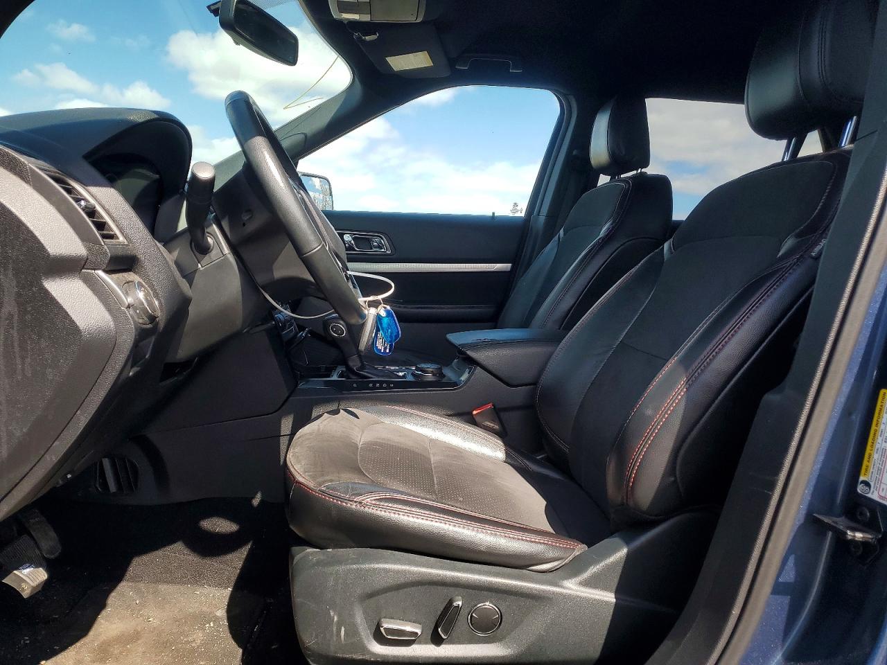 FORD EXPLORER 2018 — 8