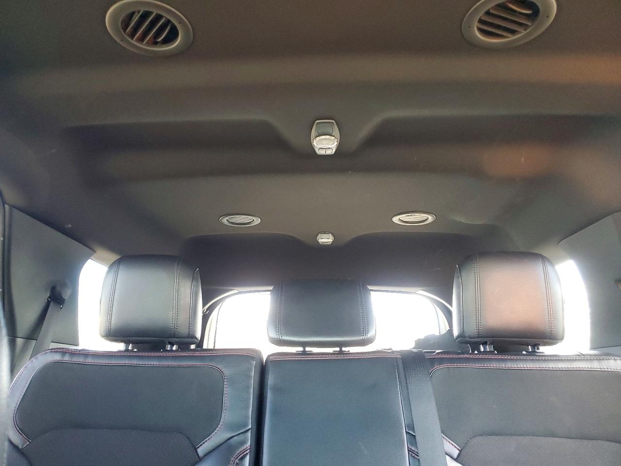 FORD EXPLORER 2018 — 11