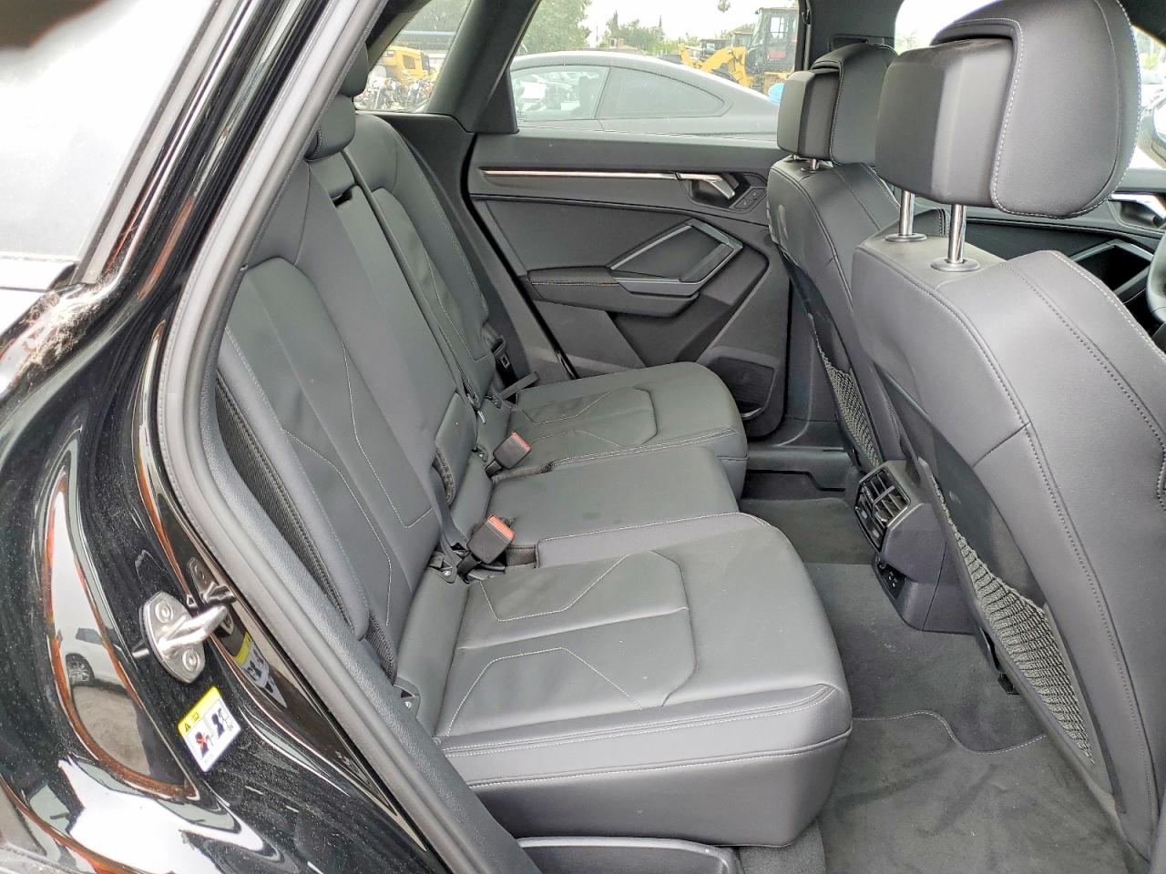 AUDI Q3 2025 — 12