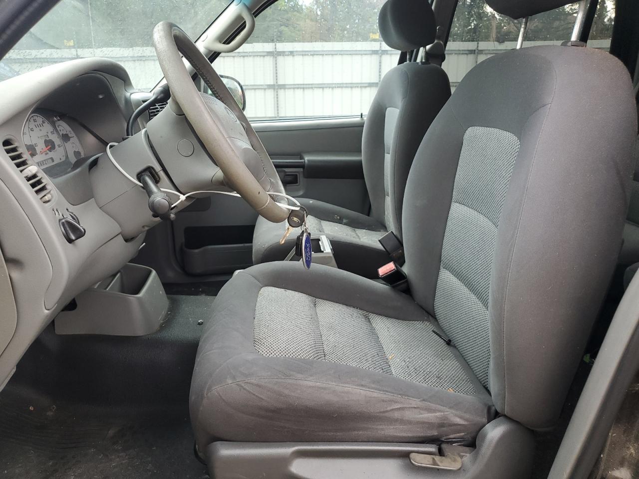 FORD EXPSPRTRAC 2004 — 8