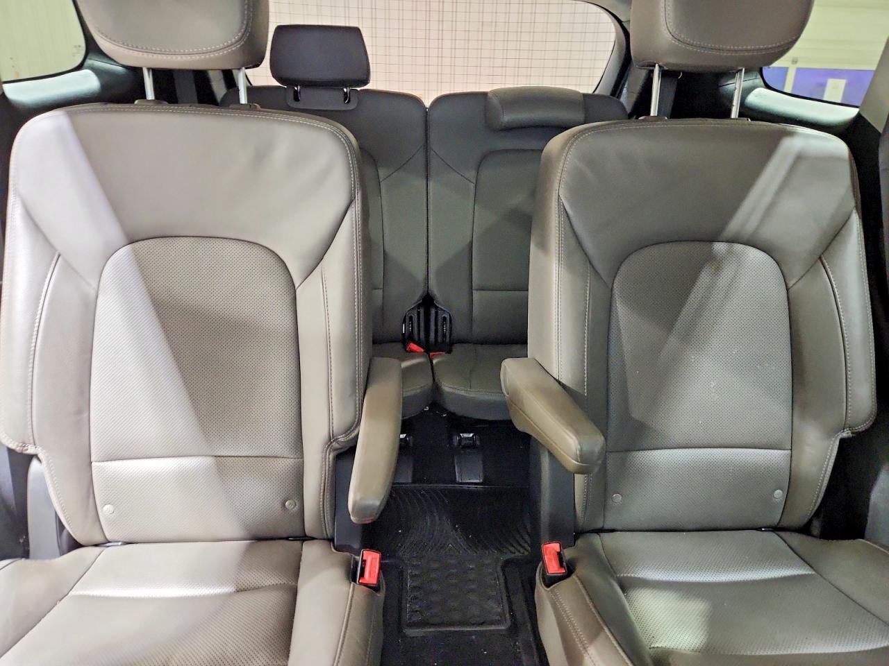 HYUNDAI SANTA FE 2015 — 11