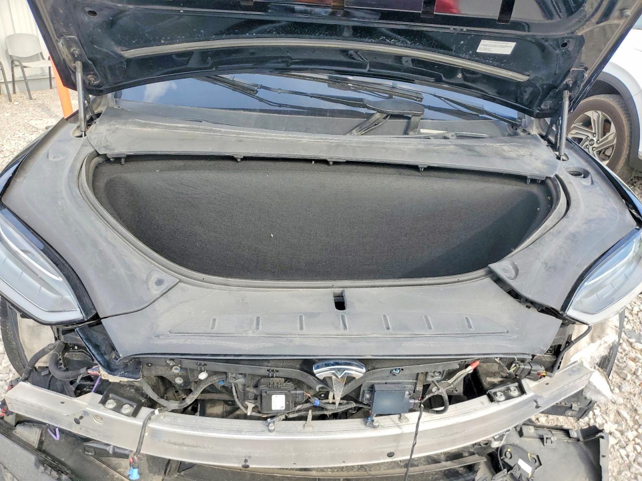 TESLA MODEL X 2022 — 13