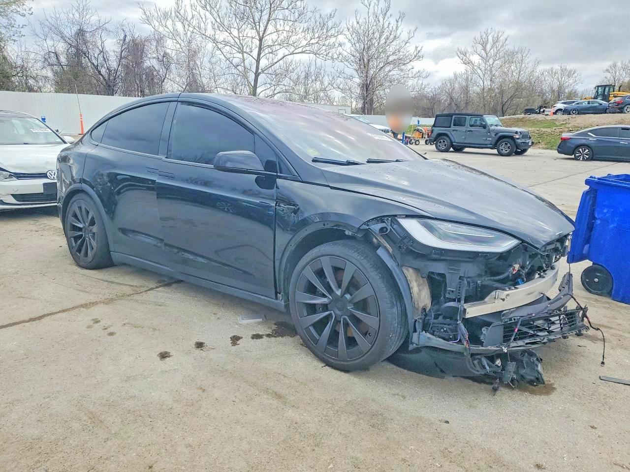 TESLA MODEL X 2022 — 5